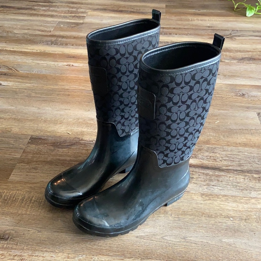 Coach Pearl rain boots black size 10B